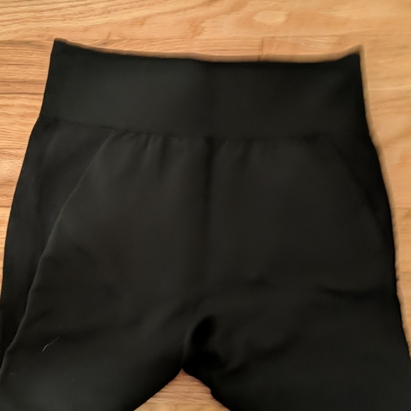 • GymShark Leggings • - Picture 4 of 4